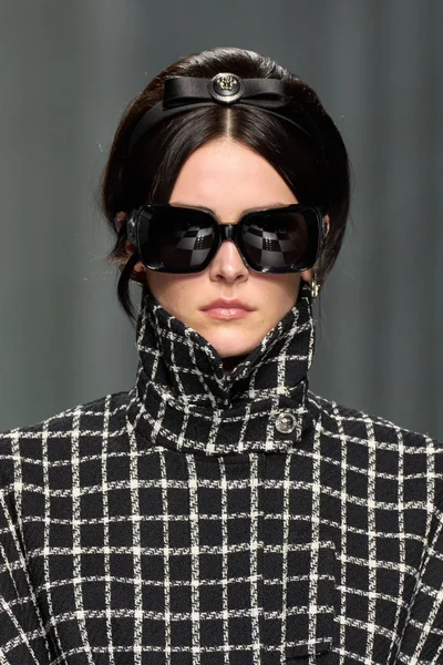 Look 50